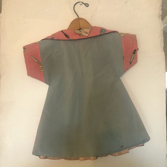 Vintage Accents Clothes Pin Holder Of Dress Shirt Simplicity